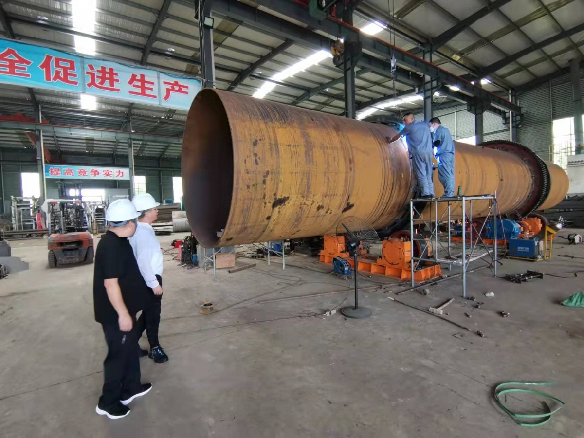 廈門程總前來公司考察活性炭生產、加工設備